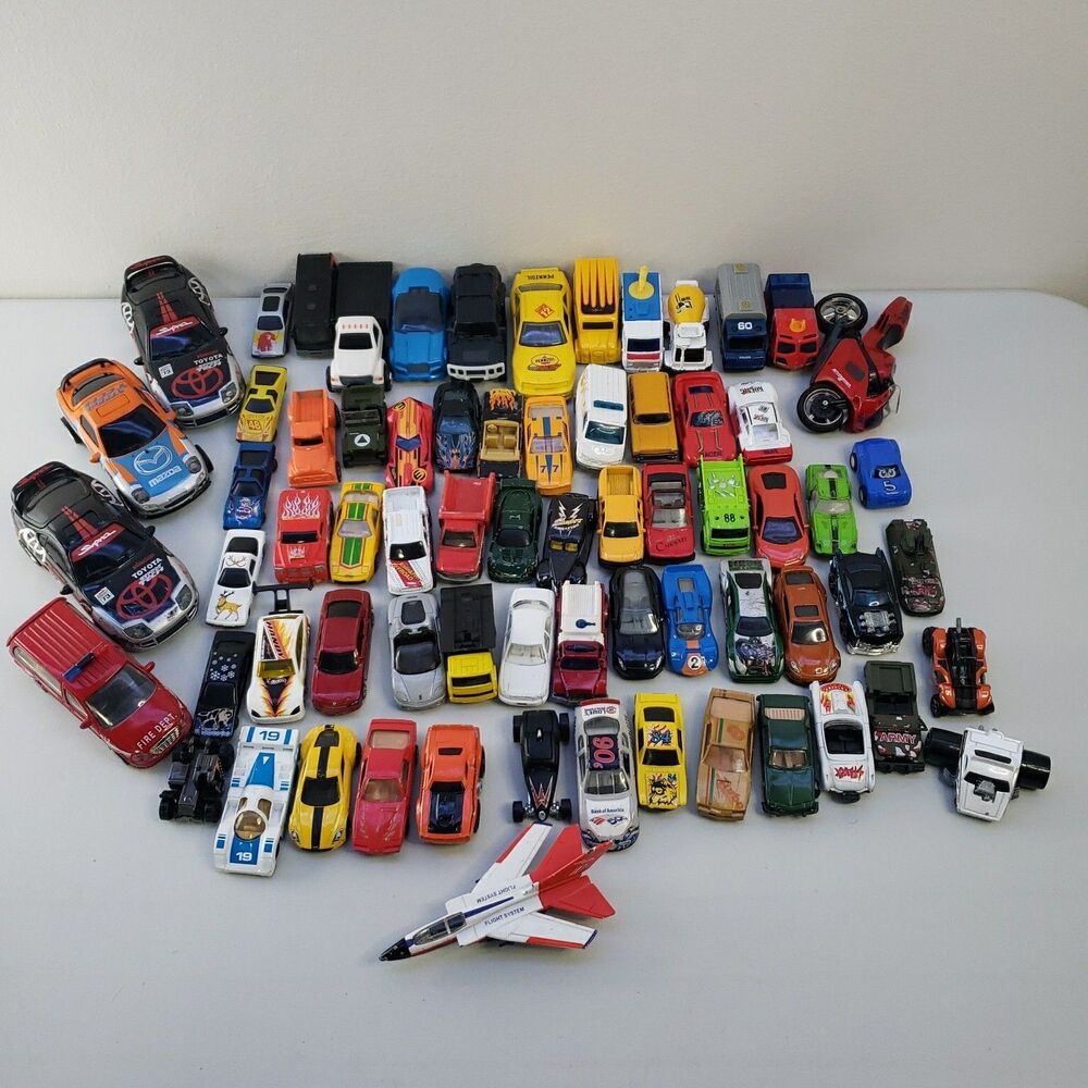 Mix Lot Of 69 Die Cast Plastic Mini Cars Hot Wheel Maisto Matchbox Plane